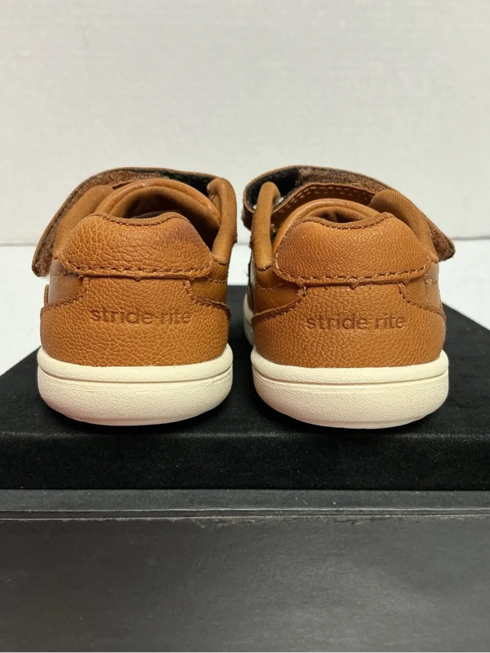 NEW Stride Rite SRT Alfredo Brown Leather Hook & Loop Sneaker 5M
